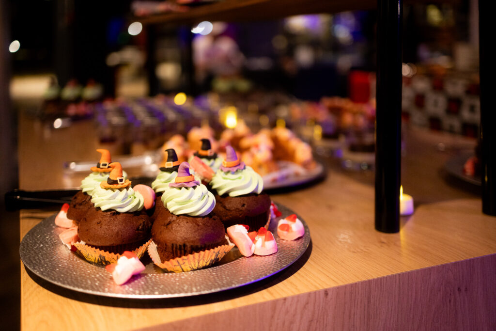 ginnhotel_halloween1