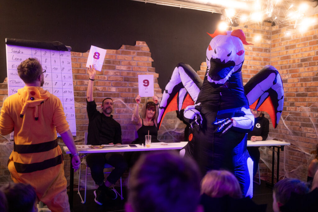 ginnhotel_halloween128