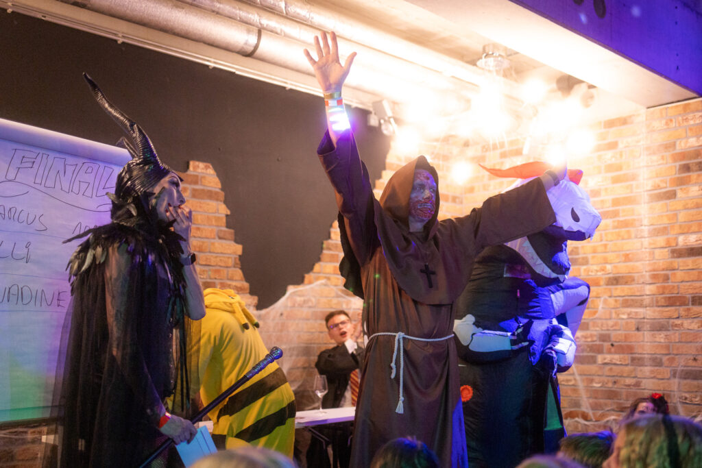 ginnhotel_halloween145