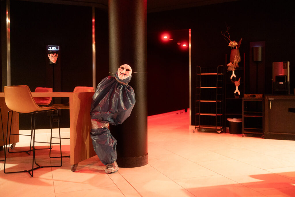 ginnhotel_halloween15