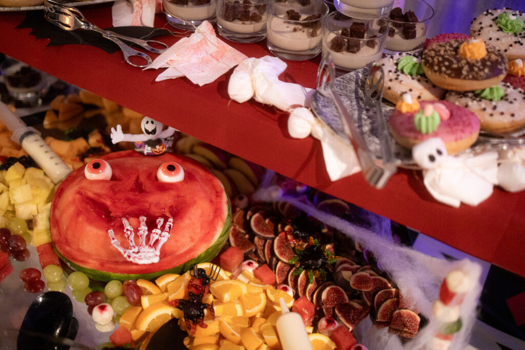 ginnhotel_halloween28