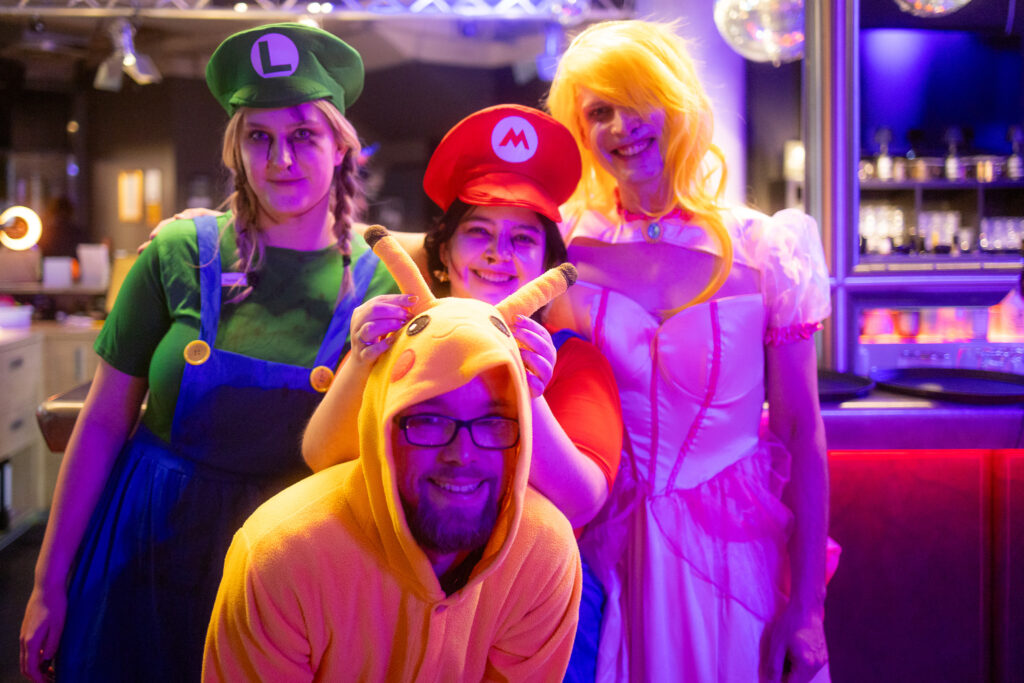 ginnhotel_halloween43