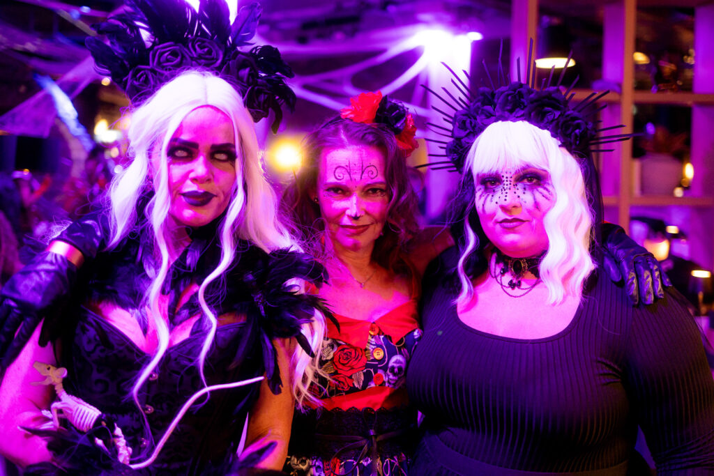 ginnhotel_halloween77