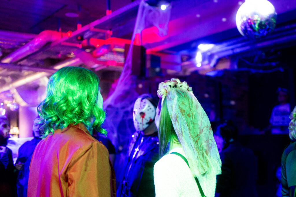 ginnhotel_halloween93