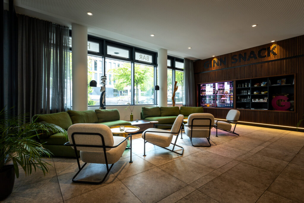 RV_lounge_1
